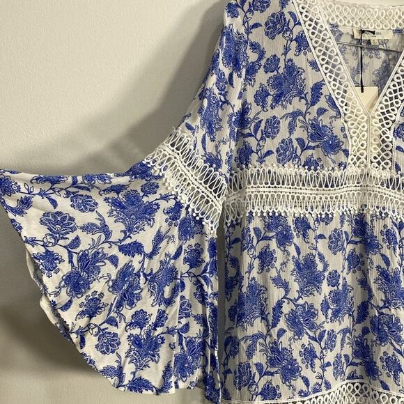 Solitaire Hand Crafted Coverup Floral Small - Picture 3 of 7